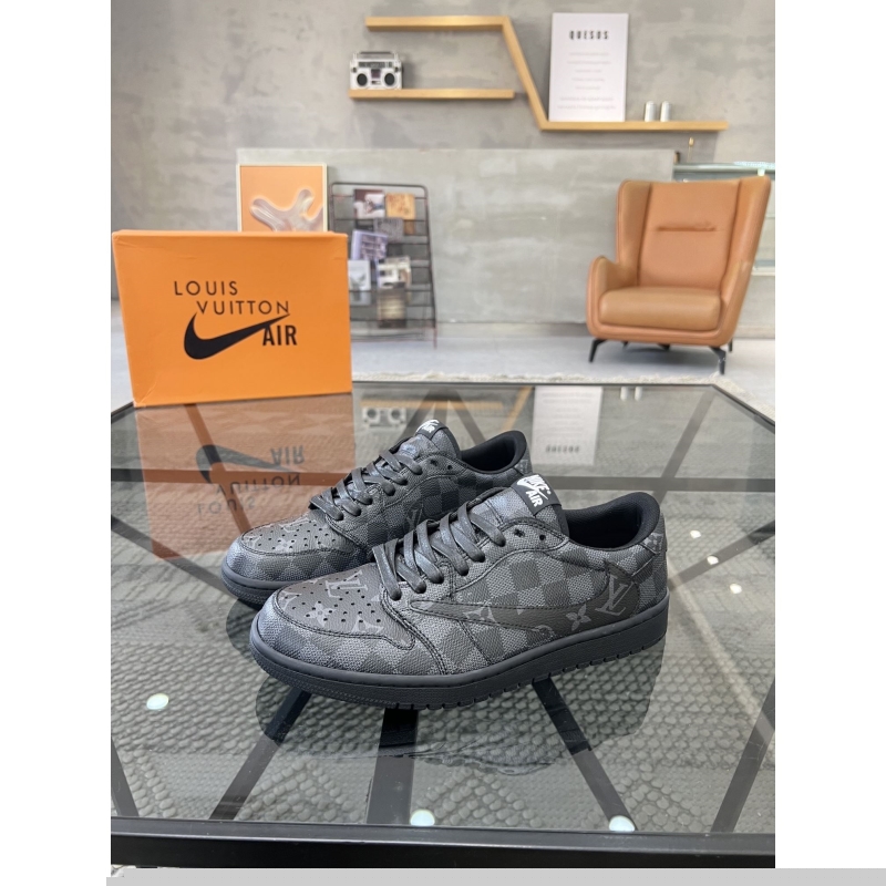 l**is V*t*n sneakers